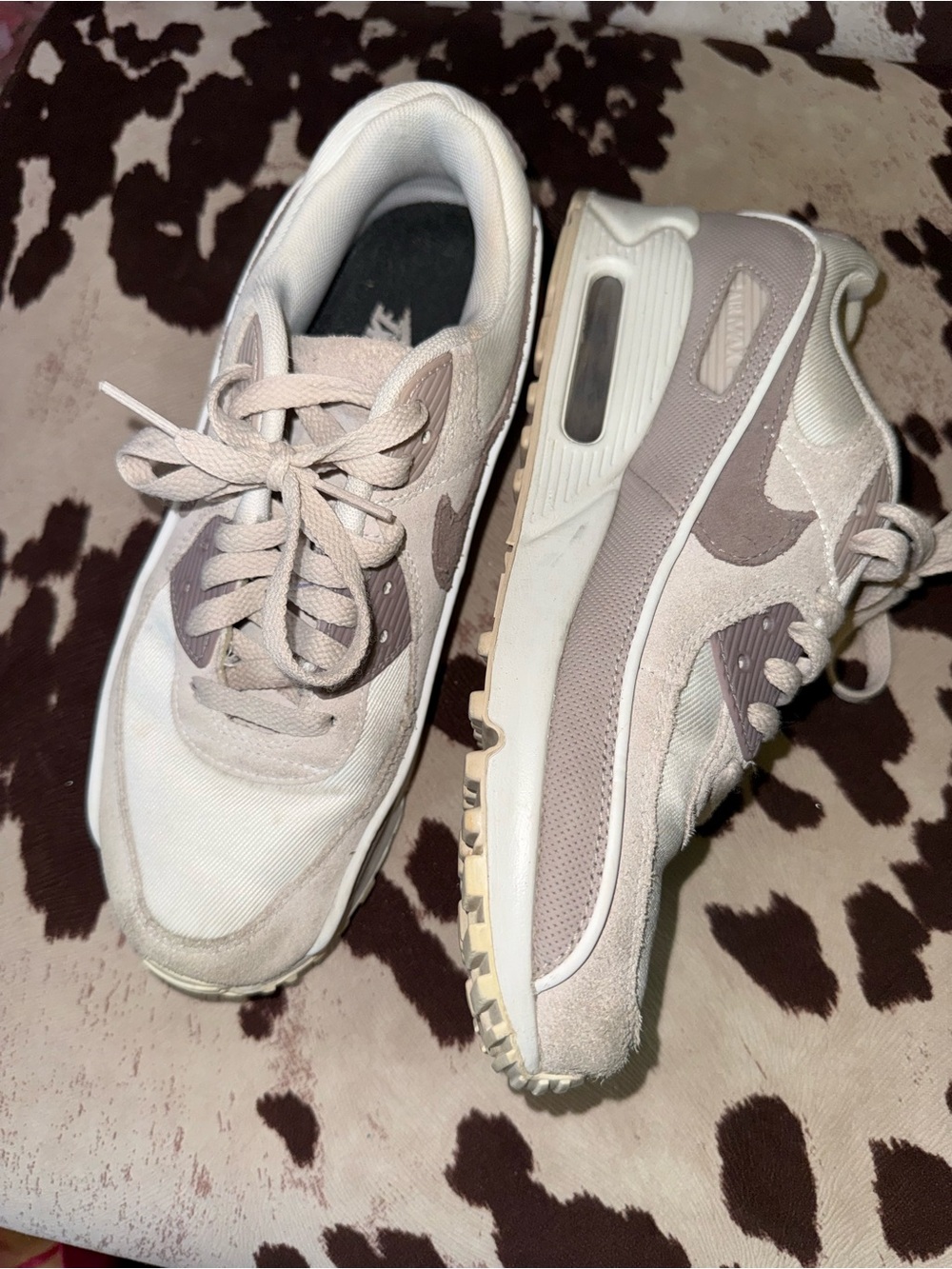 Nike (9) Neutral Air Max 90 Sneakers
